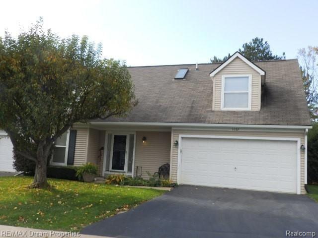 1022 Sandpiper Dr unit 18, Waterford, MI 48328 - photo 1