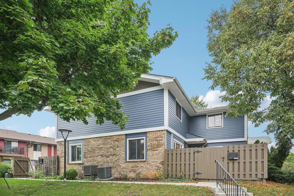 34-web-or-mls-N76W14595 North Point Ct-S