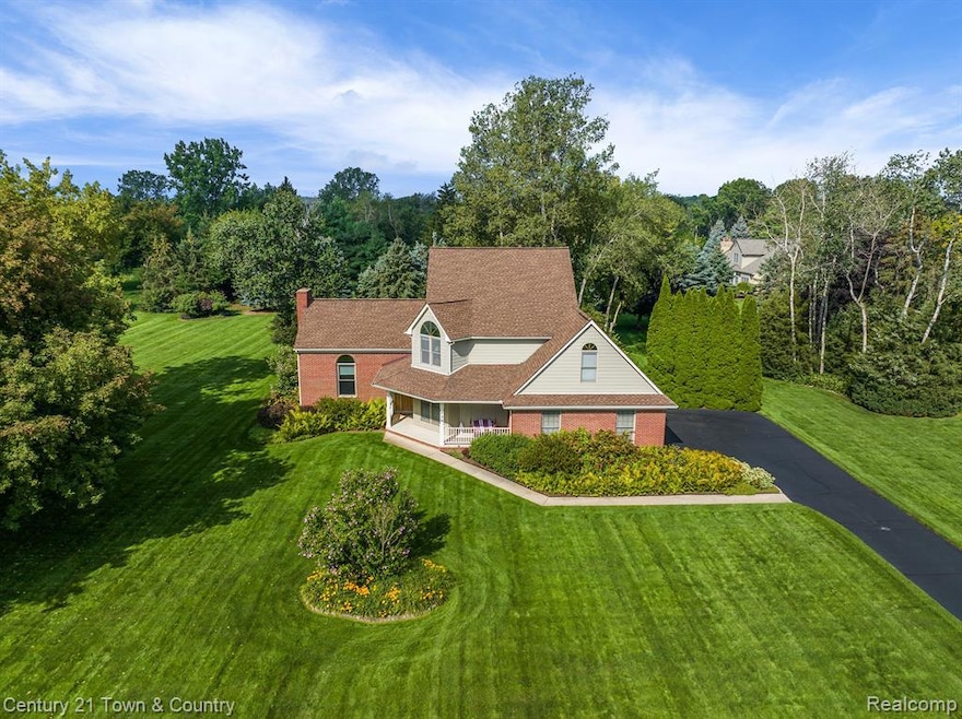 Great Home w/ Amazing 1.5 acre Lot!