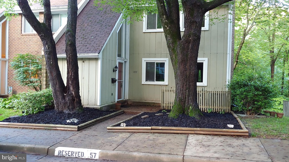 1457 Greenmont Ct, Reston, VA 20190 - photo 1