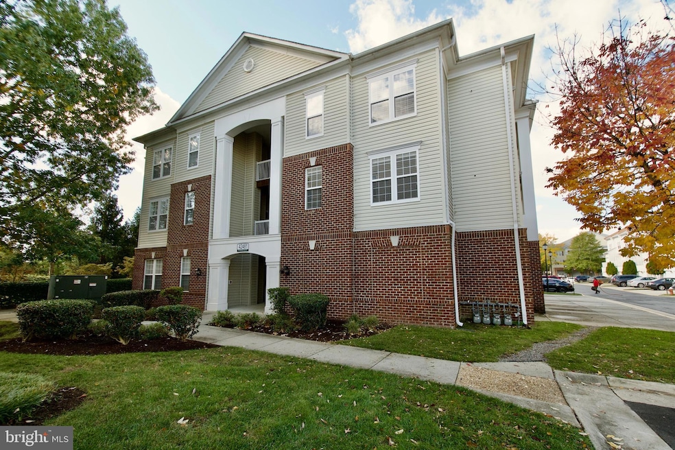 42481 Rockrose Square unit 204, Ashburn, VA 20148 - photo 1