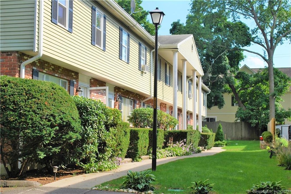 63 Maple Tree Ave unit E, Stamford, CT 06906 - photo 1