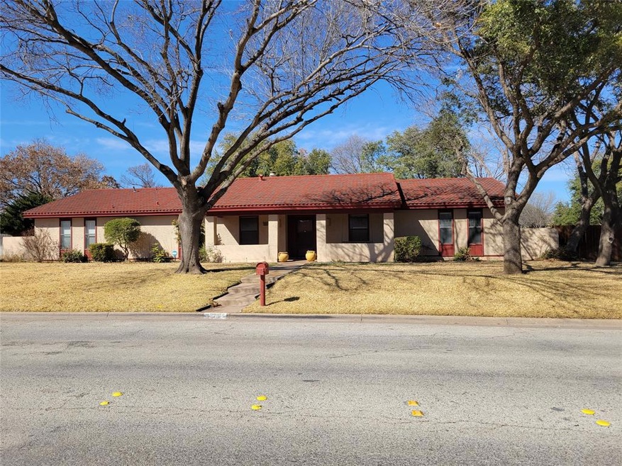 3218 Woodlake Dr, Abilene, TX 79606 - photo 1