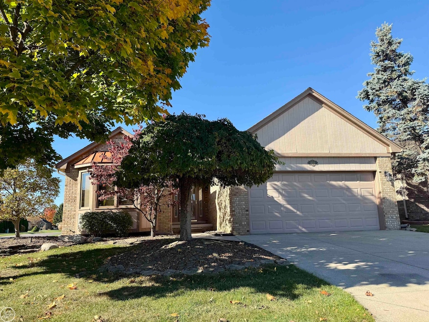 36431 Harness Circle Ct unit 49, Clinton Township, MI 48035 - photo 1