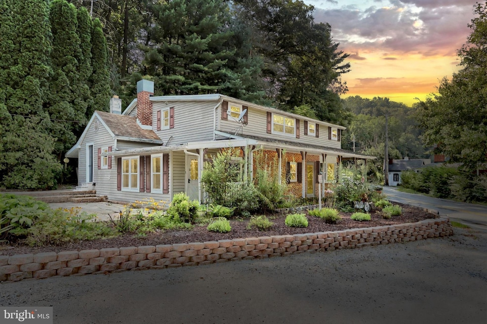 6381 Glatfelters Station Rd, Seven Valleys, PA 17360 - photo 1