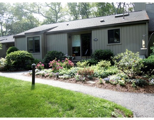 343 Hemlock Cir unit 343, Lincoln, MA 01773 - photo 1