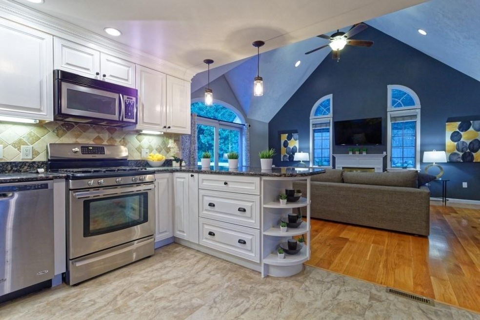 8 Avondale Ave, Billerica, MA 01821 - photo 1