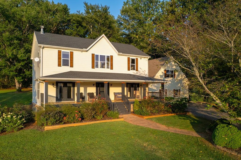 289 Sutton Ln, Franklin, NC 28734 - photo 1