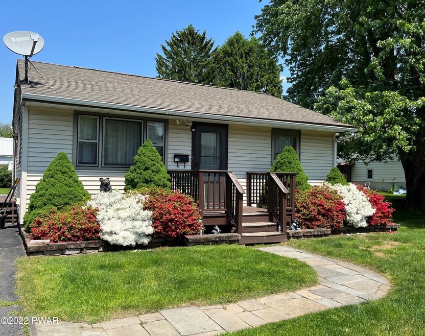 121 Maple Ave, Matamoras, PA 18336 - photo 1