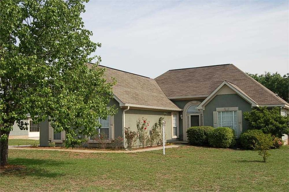 108 Morningdale Dr, Warner Robins, GA 31088 - photo 1