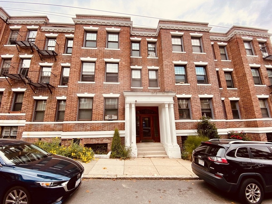 124 Sutherland Rd unit 14, Brighton, MA 02135 - photo 1