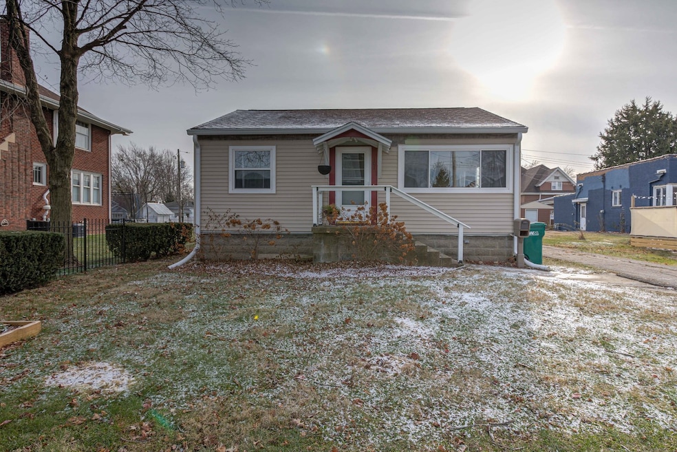 101 E Overton St, Tuscola, IL 61953 - photo 1