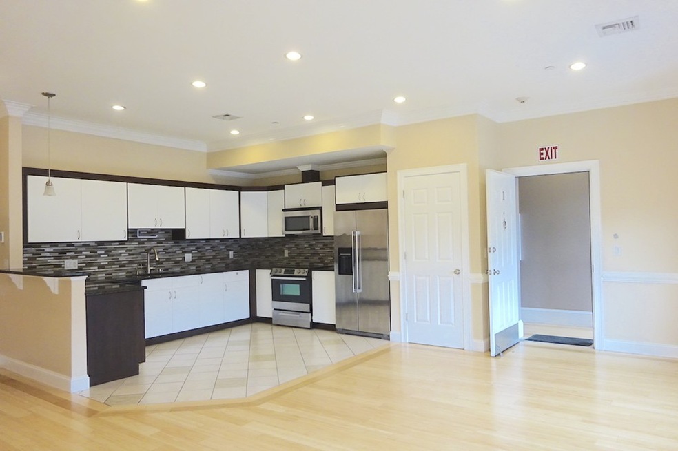 473 Revere Beach Pkwy unit 3, Revere, MA 02151 - photo 1