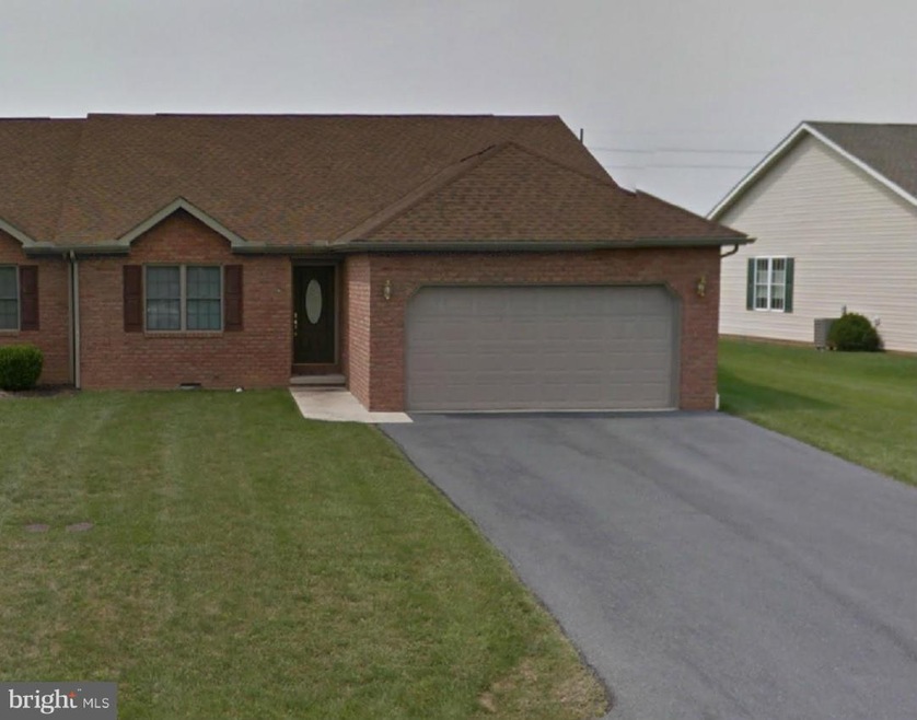 11393 Nicole Dr, Greencastle, PA 17225 - photo 1