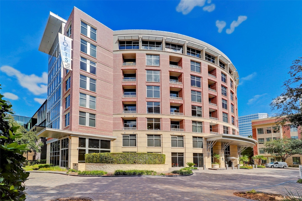 Situated in the heart of the Galleria district, th
