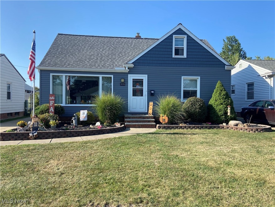 30195 Truman Ave, Wickliffe, OH 44092 - photo 1