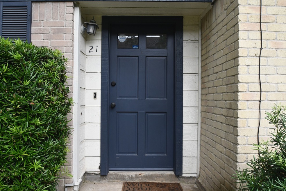 10018 Knoboak Dr unit 21, Houston, TX 77080 - photo 1