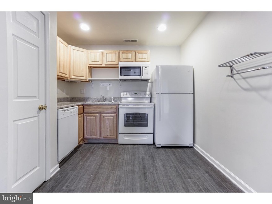 450 Germantown Pike unit 3, Lafayette Hill, PA 19444 - photo 1