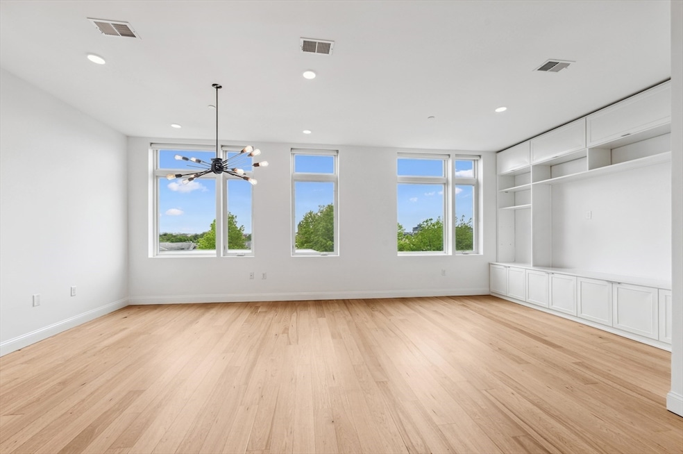 Pending $1,249,000 • Co-Listing Agent