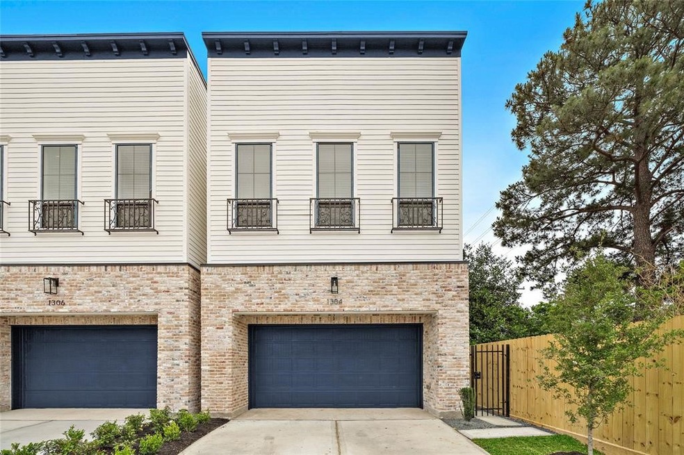 511 W 25th St, Houston, TX 77008 - photo 1