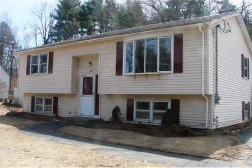 1015 Mechanic St, Leominster, MA 01453 - photo 1