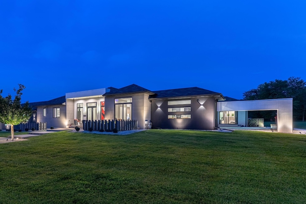 6298 E. Summit View - 001b