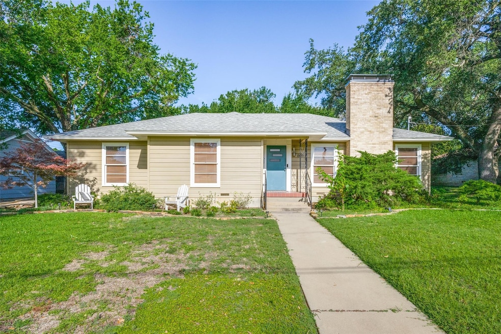 605 Hillcrest St, Denton, TX 76201 - photo 1