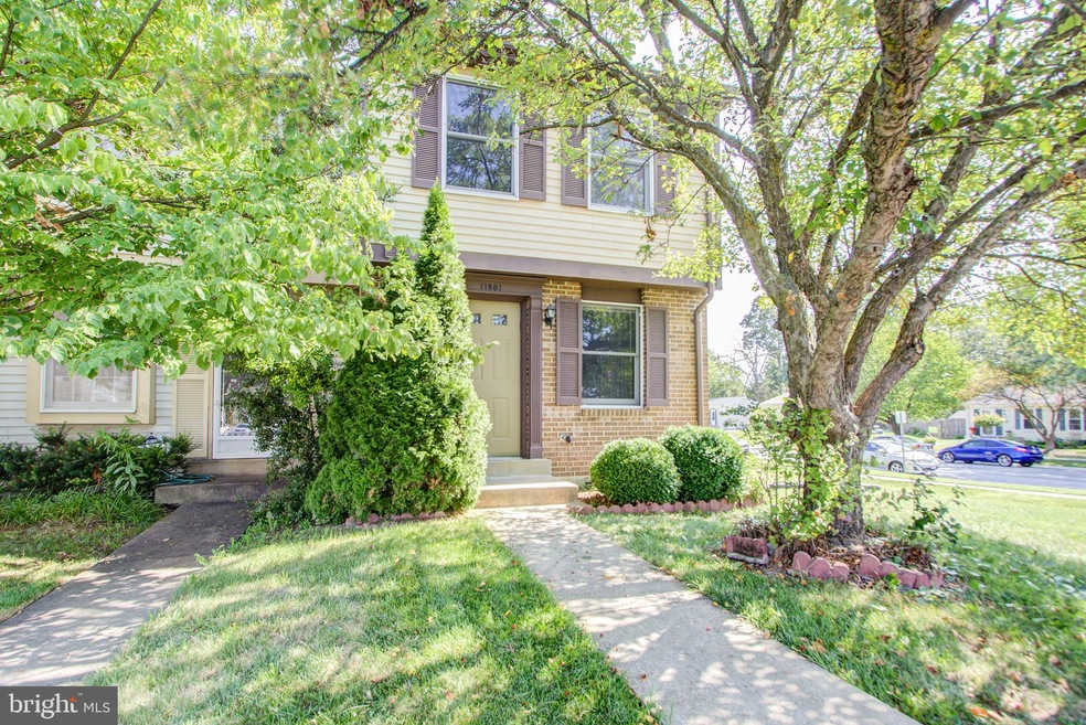 11801 Ashbrook Ct, Germantown, MD 20876 - photo 1