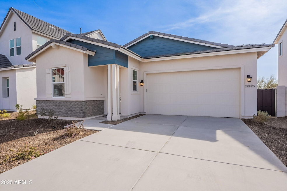 1-web-or-mls-Long Lake-1