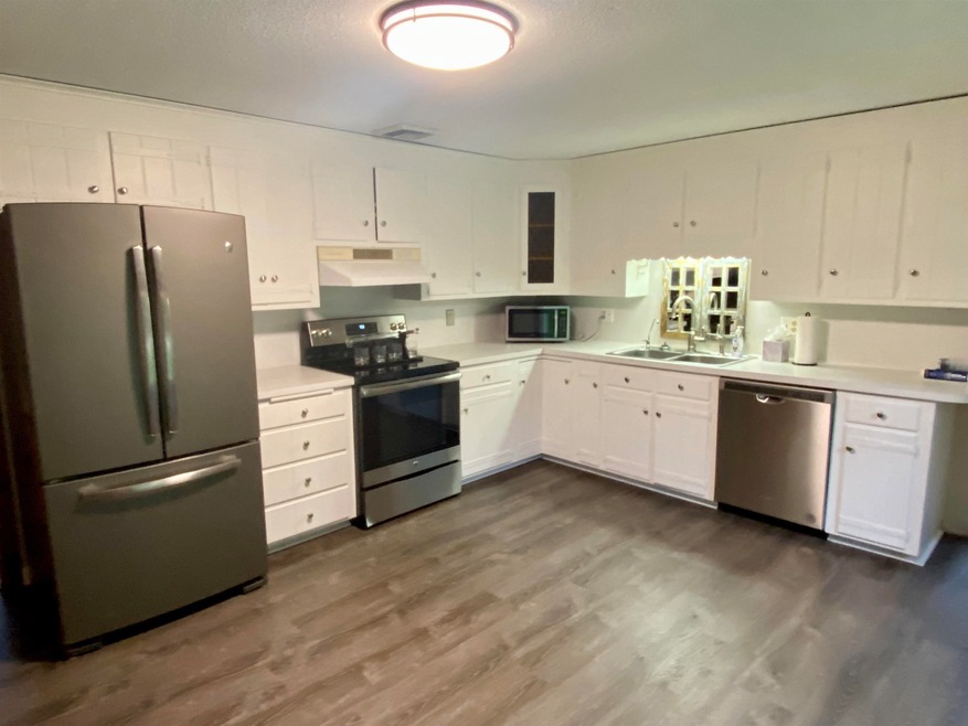 54 E Nashua Rd, Windham, NH 03087 - photo 1