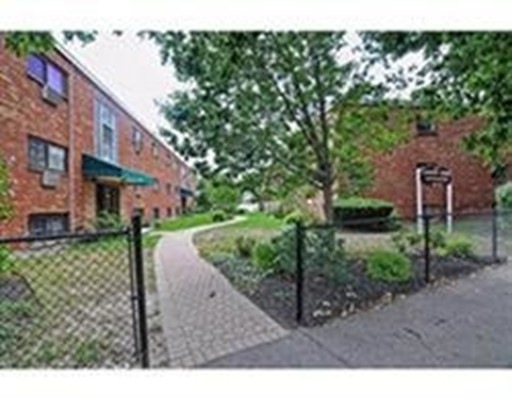 594 American Legion Hwy unit 4, Roslindale, MA 02131 - photo 1