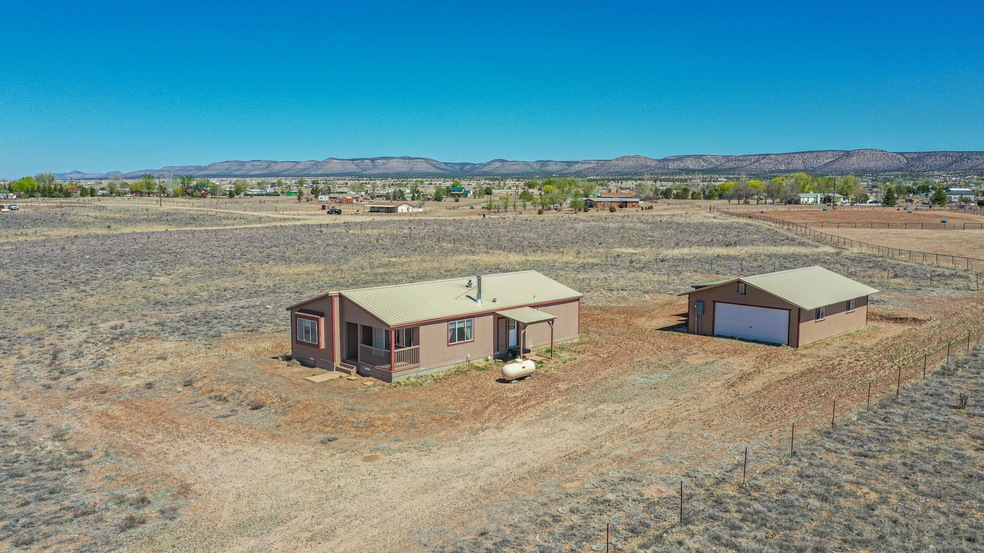 1300 W Big Chino Rd, Paulden, AZ 86334 - photo 1