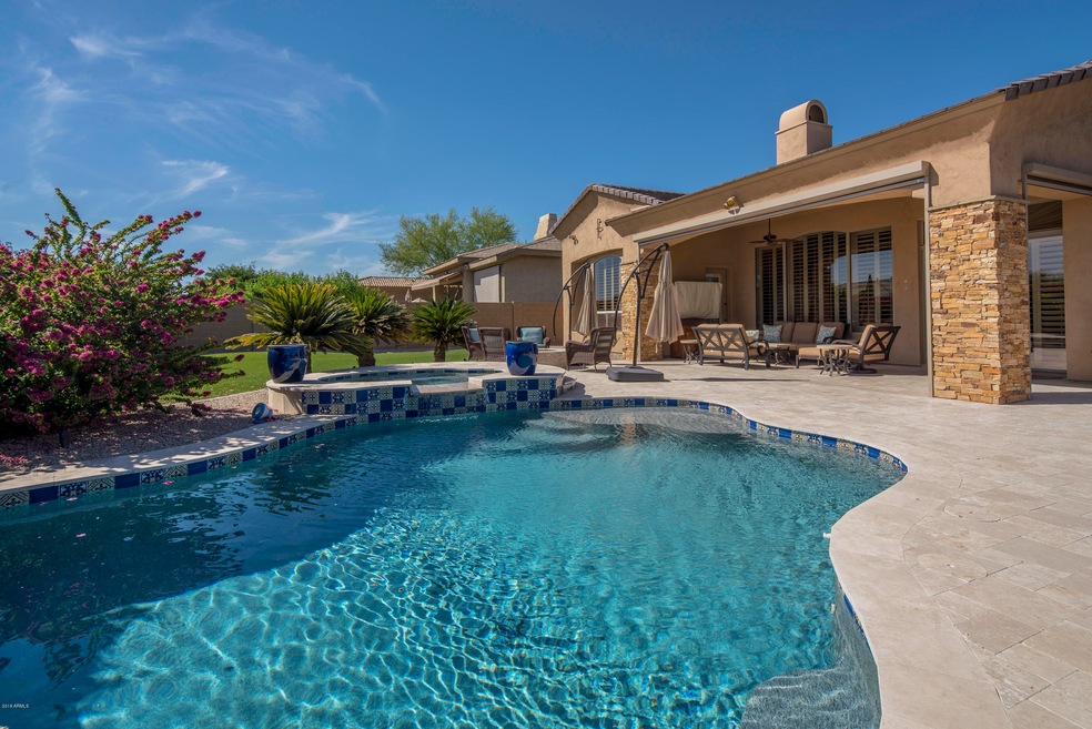 Geourgous Pool, Spa & Backyard