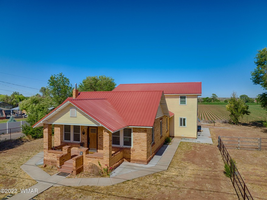 261 S 1st St E--25