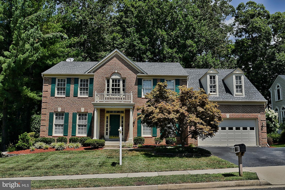 8525 Oak Pointe Way, Fairfax Station, VA 22039 - photo 1