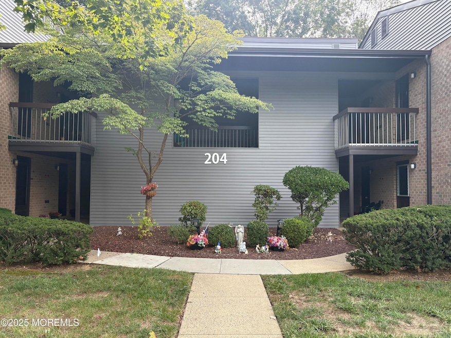 204 Covered Bridge Blvd unit F, Manalapan, NJ 07726 - photo 1