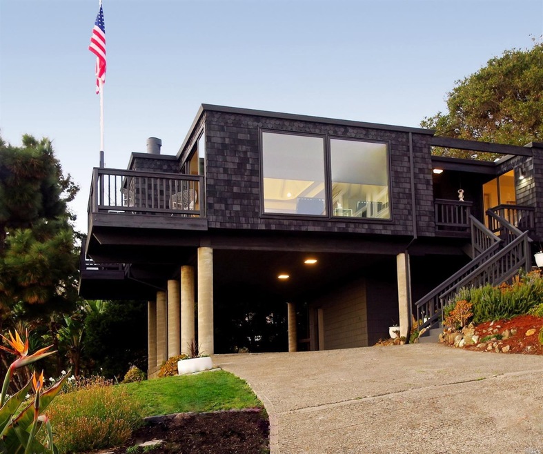 Welcome to 1915 Mar West Street, located in old To