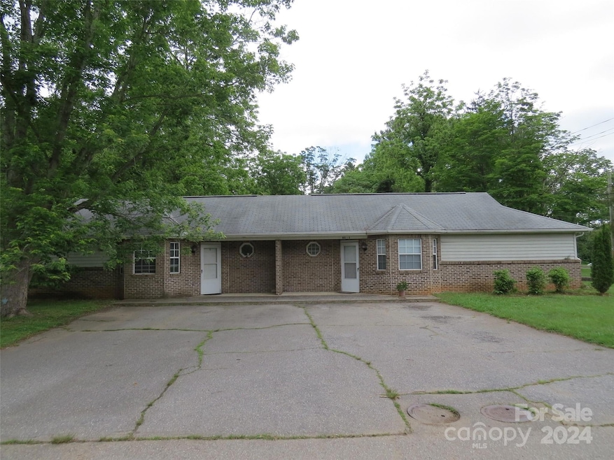 811 Reed St, Asheville, NC 28803 - photo 1