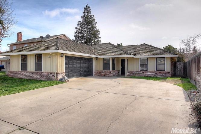 2153 Navajo Ct, Oakdale, CA 95361 - photo 1