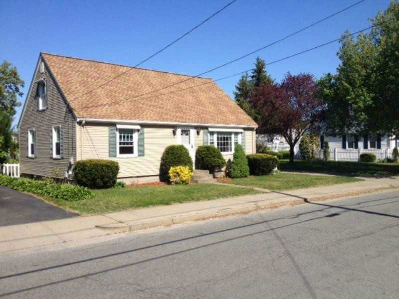 140 Crescent Ave, Cranston, RI 02910 - photo 1