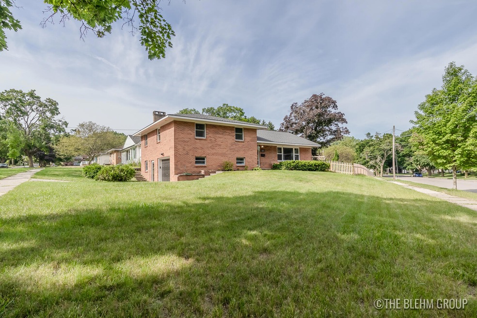 1076 Carrier Creek Blvd-33
