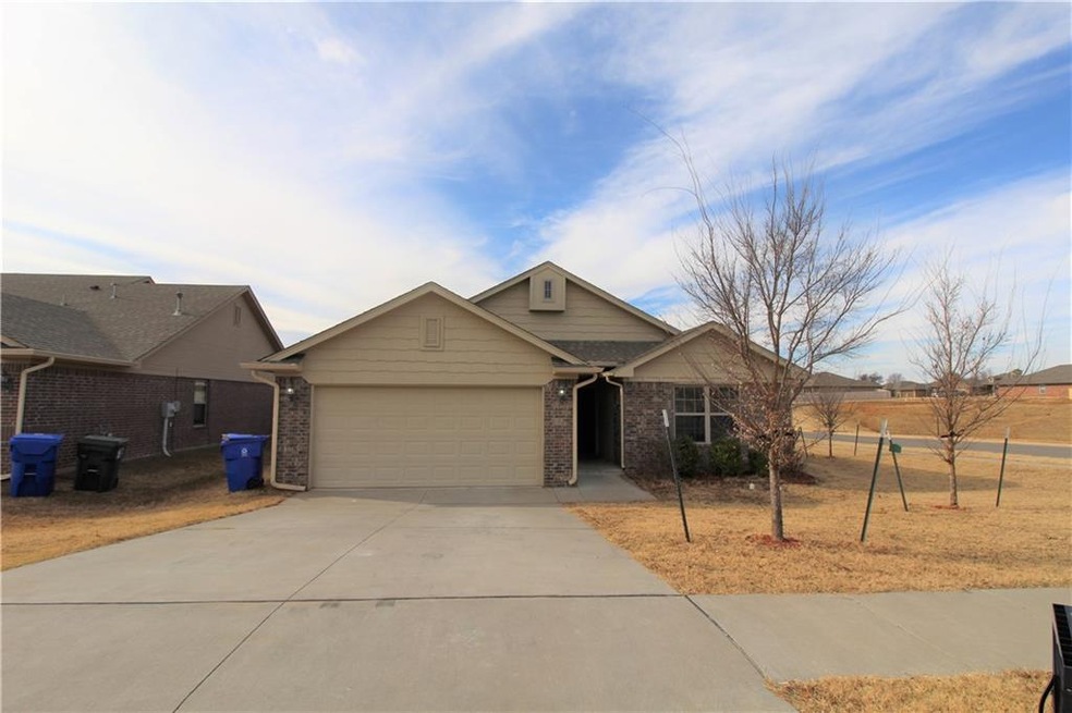 4402 Hawk Owl Dr, Norman, OK 73072 - photo 1