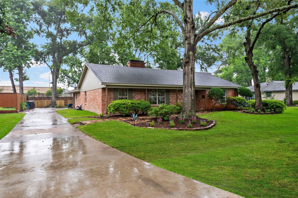 1302 Del Norte St, Houston, TX 77018 - photo 1