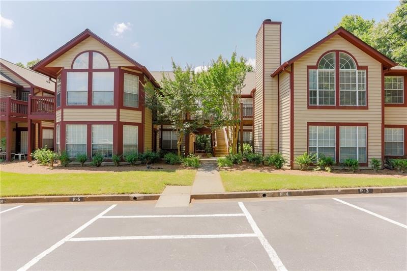 Beautifully updated condo with easy access to 400.