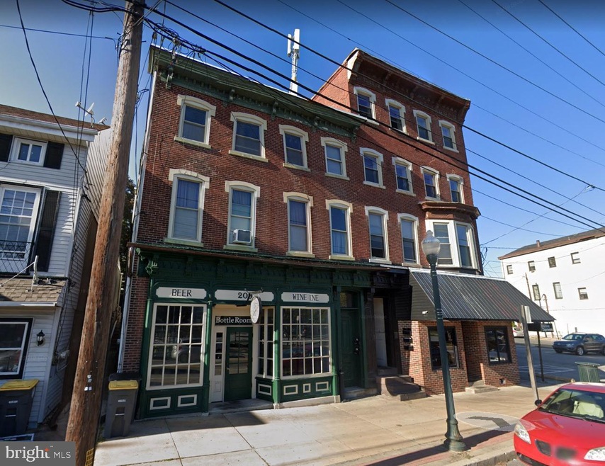 207 W Lancaster Ave unit 3RD FLOOR, Downingtown, PA 19335 - photo 1