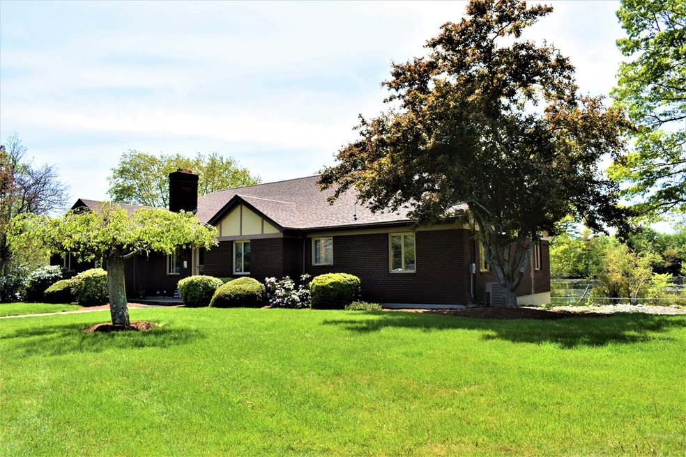 1040 S Main St, Bellingham, MA 02019 - photo 1