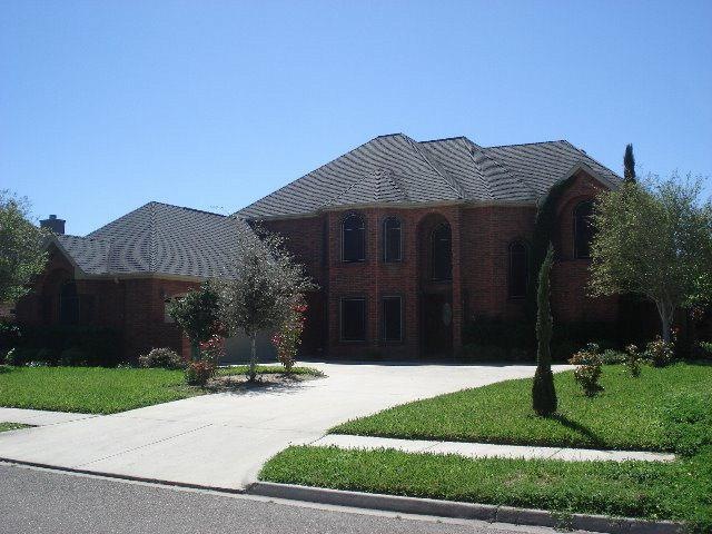 203 Valencia, Weslaco, TX 78596 - photo 1