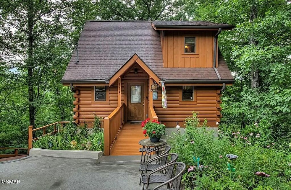 2869 Valley Springs Way, Sevierville, TN 37862 - photo 1