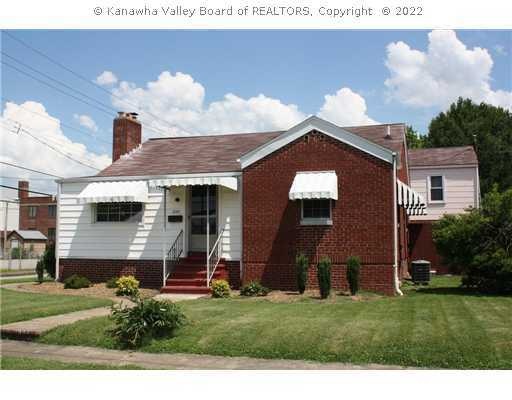 226 17th St, Dunbar, WV 25064 - photo 1