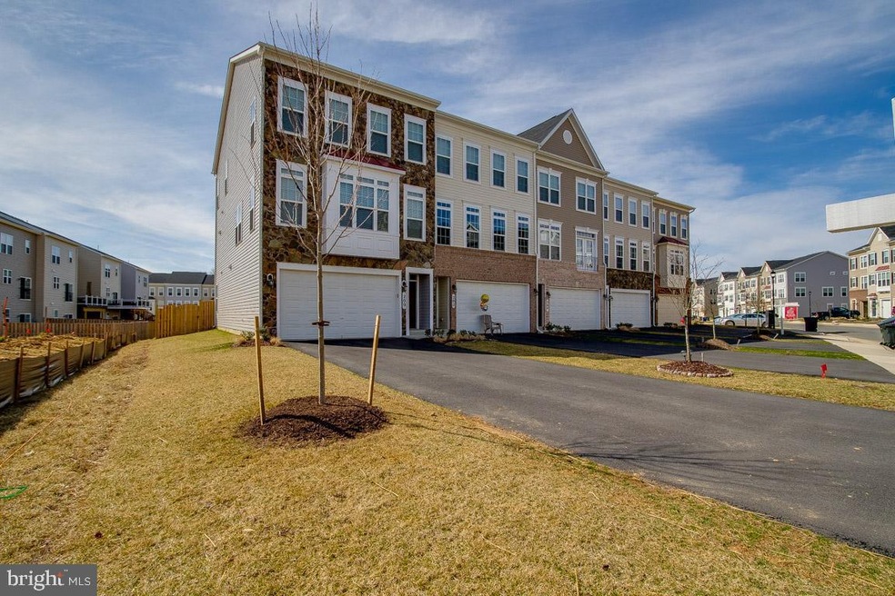 200 Miles Hawk Terrace, Purcellville, VA 20132 - photo 1